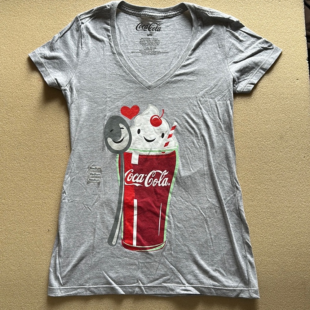 New Coca Cola Short Sleeve Women’s T-shirt (Medium)